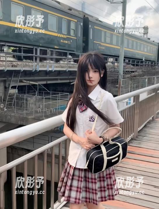CANDY糖果画报 - 夏小秋秋秋最新连体衣作品，每一剪影都讲述着不一样的故事！