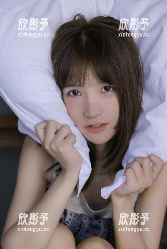 在Dami(퀸다미)的ArtGraviaVol中，美图与笑声无缝连接，每一张作品都不容错过！