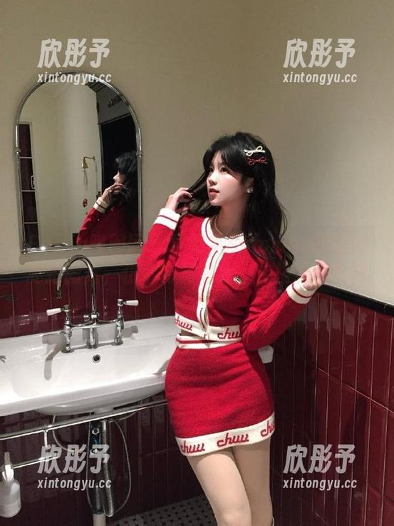 Feilin嗲囡囡 - 夏笑笑Summer的油亮私拍图片，仿佛时间静止，定格最美瞬间