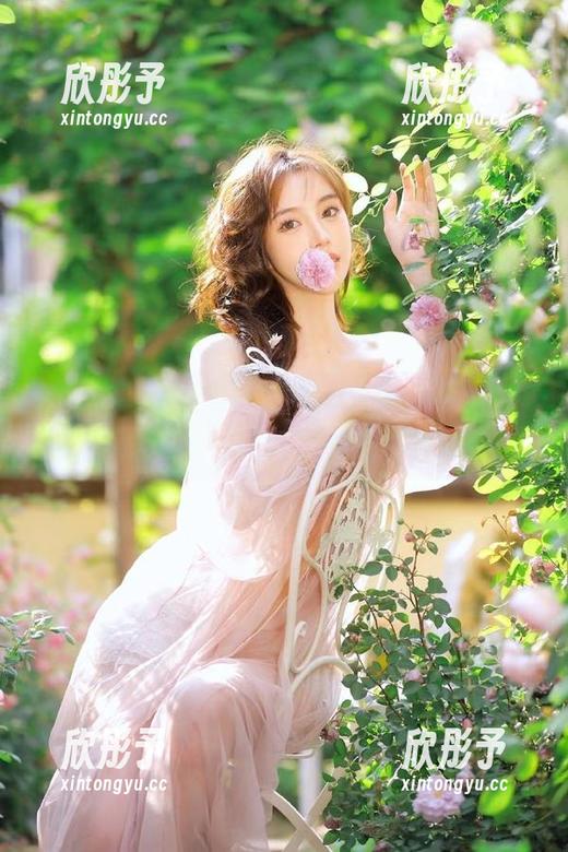 HuaYang花漾 - 探索娜露Selena的内衣福利图集：美丽与性感的完美结合！