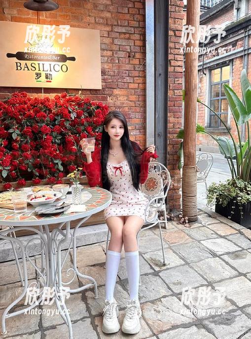微密圈 - 解锁Jessie婕西运动写真壁纸：时尚与活力完美融合，尽在眼前