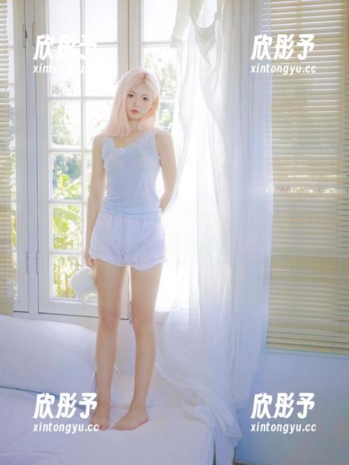 深入探索喵糖映画白袜体操服马尾写真，精致图片合集值得收藏！