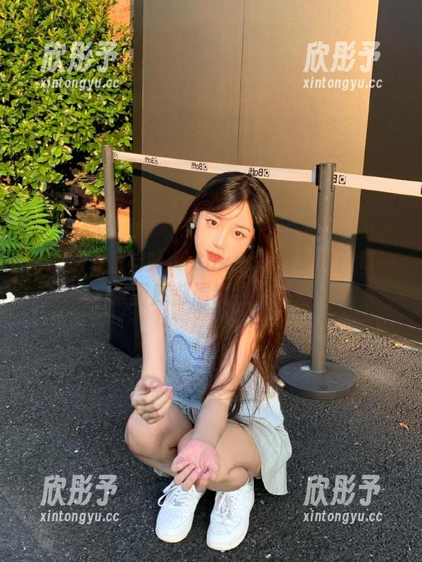 MintYe薄荷叶 - Sukki短裤写真：每一张图库都展现独特的她