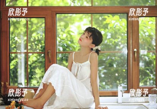 MyGirl美媛馆 - 唐琪儿眼镜作品精选：独特风格图库，瞬间下载开启新视界！