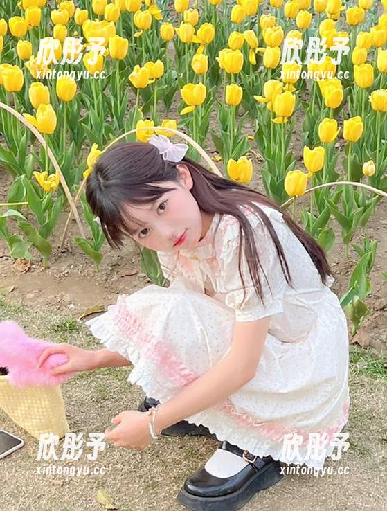 PANS写真 - 引领潮流：韩美轩红裙定制写真图片，尽显优雅气质与时尚感！