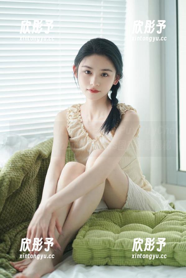 PuyPuyChan 为你的摄影项目增添色彩:PuyPuyChan的NeroFormalDress图库资源揭秘