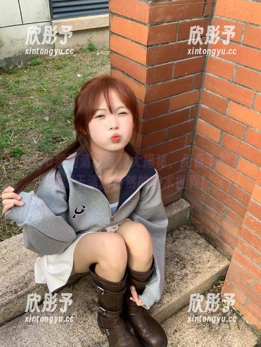 Seya狮砸 Seya狮砸清纯写真大揭秘,免费下载并畅游于清新自然的艺术世界!