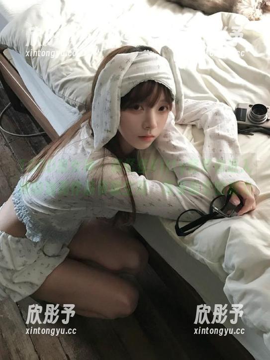 TGOD推女神 - 施忆佳Kitty酱带你进入她的油亮作品资源空间，感受视觉的魔力