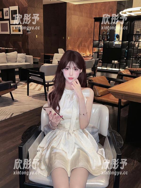 TouTiao头条女神 - 绽放优雅，“萌琪琪”蕾丝图片分享，带你领略美丽瞬间！