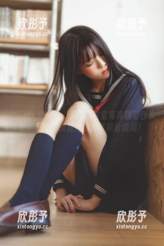 UGirls尤果网 - 于梓馨教室写真精彩合集最新更新，捕捉她的青春缤纷瞬间！