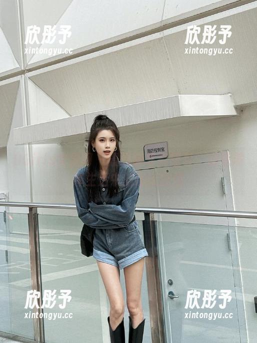 UGirls尤果网 - 景思晴写真图包：倾情演绎生活中的细腻剧情