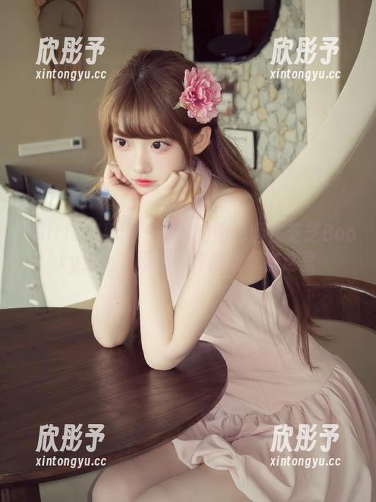 UGirls尤果网 - 夏日的阳光洒在芝芝Booty身上，原图与作品集尽在这里