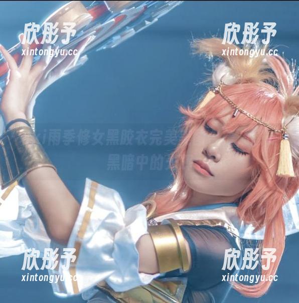 Uki雨季修女黑胶衣完美美图合集，感受黑暗中的光辉