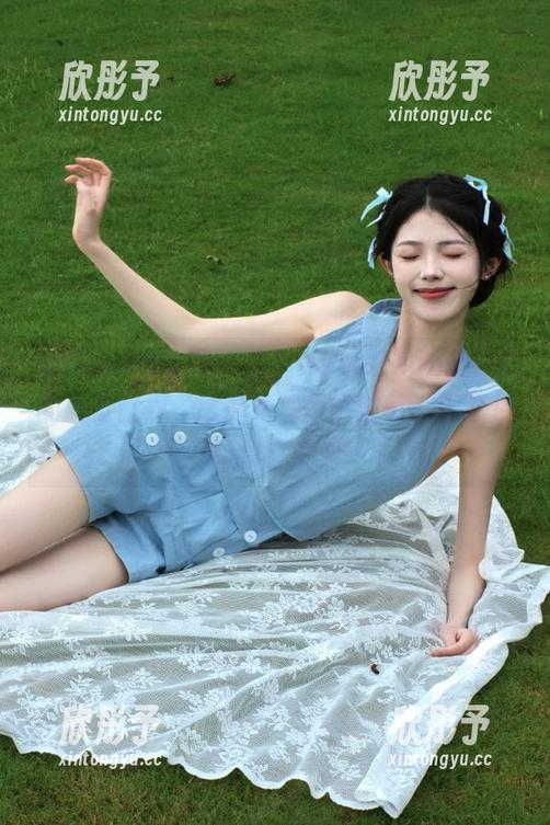 Xiuren秀人网 - 走进HeyuZhang学妹的视觉世界，感受她写真中的每一张图片的细腻之美