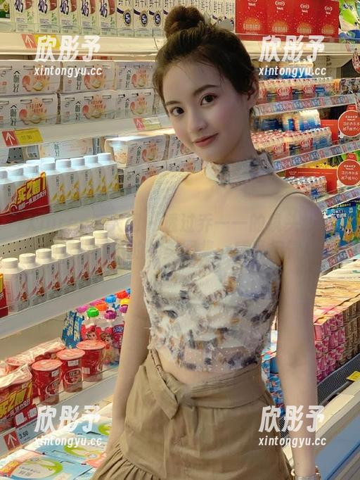 Xiuren秀人网 - 透过乔一一的镜头：揭秘她透明风格的绝美图集，感受视觉盛宴