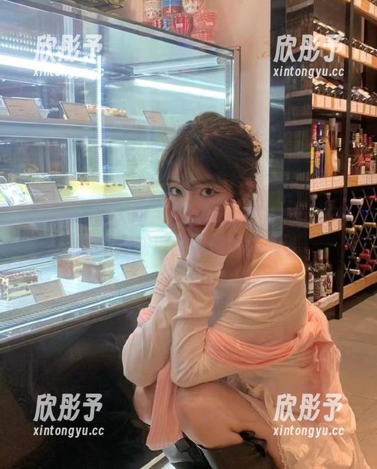 Xiuren秀人网 - 俞夕梦私房系列：极致皮衣穿搭原图展现别样风情