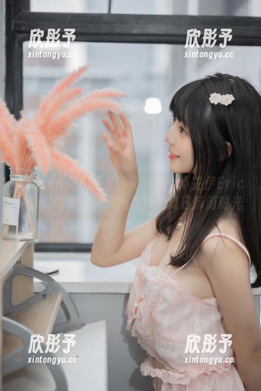Xiuren秀人网 - 高清图集：卓芷伊EricA泳装写真，记录她热辣的夏日畅游时光