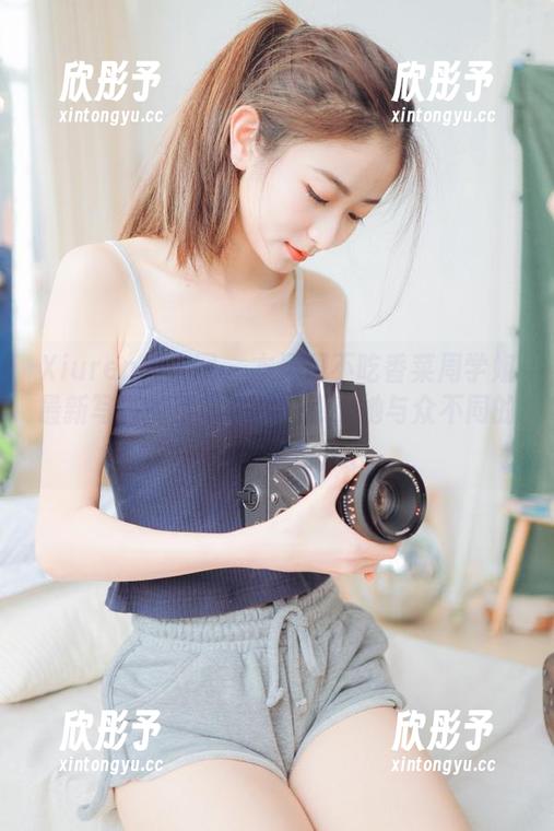 Xiuren秀人网 - 本周周不吃香菜周学姐最新写真的精彩照片，感受她与众不同的个性风格！
