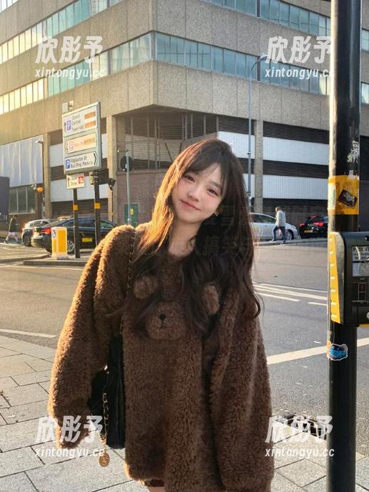 Xiuren秀人网 - 跟着夏雪爱穿越时空，网袜作品全集带你走入搞笑与美丽的世界！