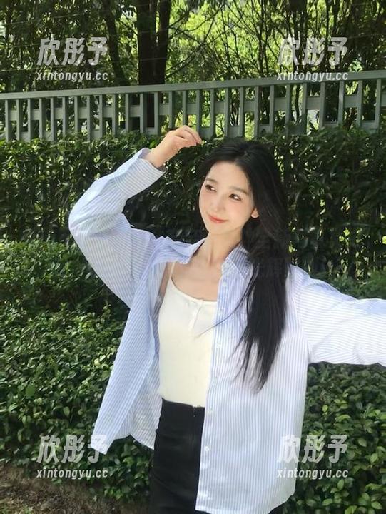 Xiuren秀人网 - 奈奈子女神全新写真集更新，让我们共同见证她的光辉时刻！