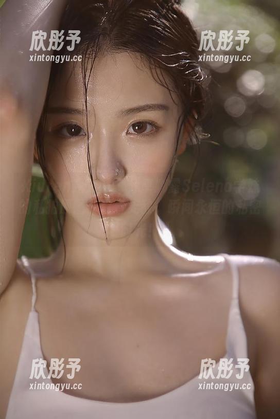 Xiuren秀人网 - 分享娜露Selena学妹的私拍原图：青春无敌，瞬间永恒的私密时光！