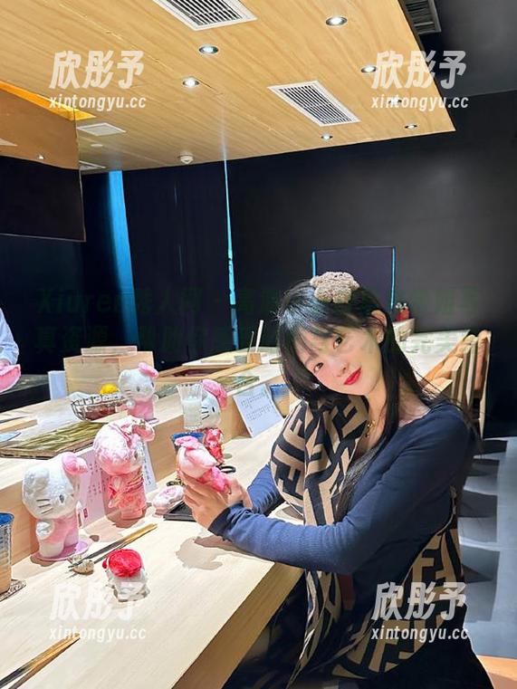 Xiuren秀人网 - 高清小小白思宜学姐写真资源，帮助你感受时尚与艺术的完美结合。