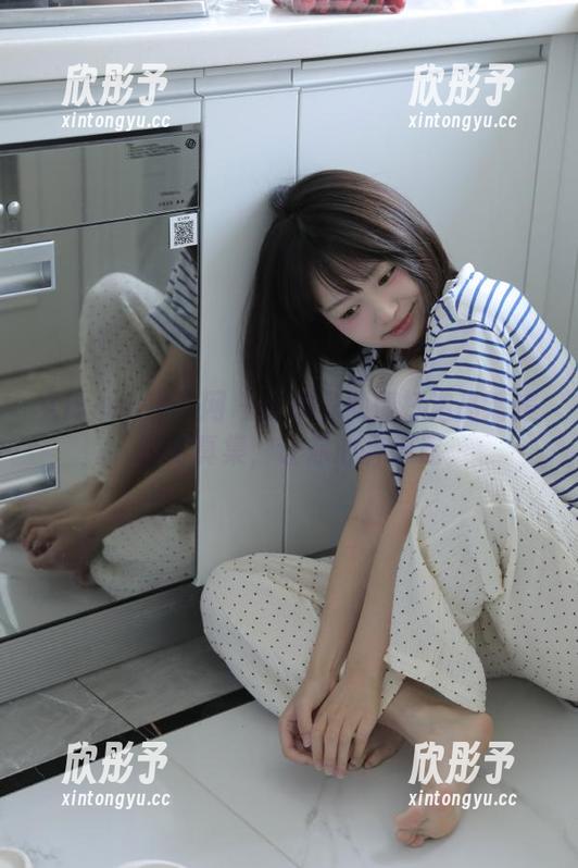 Xiuren秀人网 - 小探戈倾情打造高清美脚写真集，让你心醉神迷