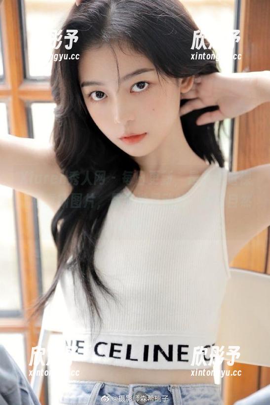 Xiuren秀人网 - 每日更新，是小逗逗裸足写真新图片，尽享她灵动的一面与自然之美！