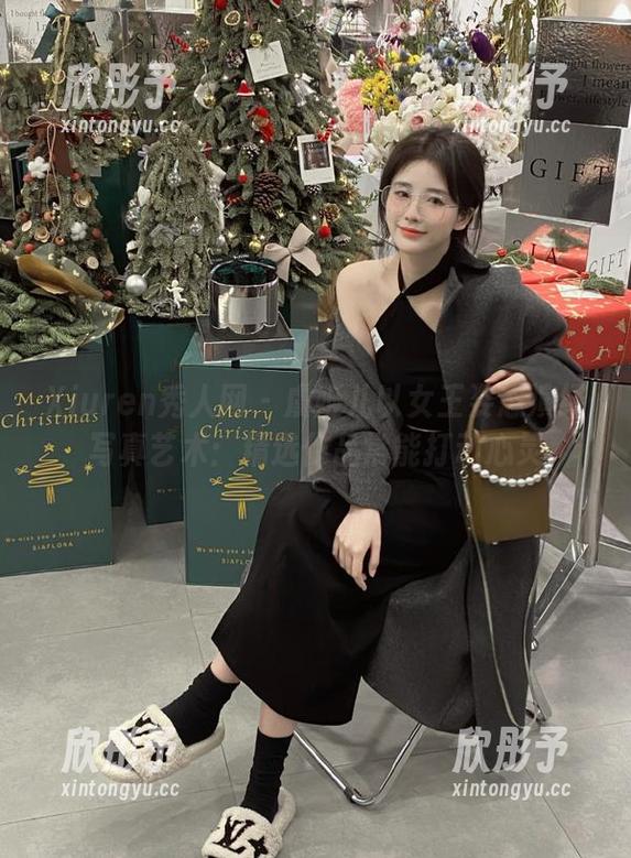 Xiuren秀人网 - 虞姬儿以女王姿态演绎写真艺术：精选作品常能打动心灵