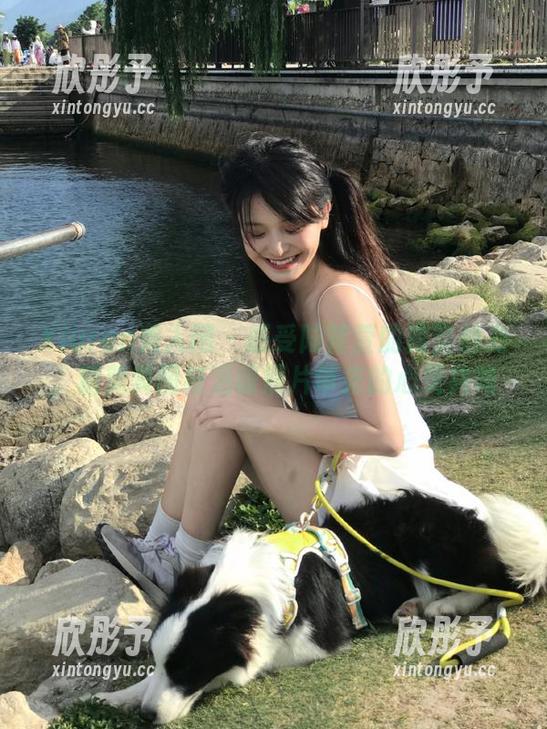 Xiuren秀人网 - 感受陆萱萱的教室魅力，精美美图与温暖照片带来的心灵共鸣
