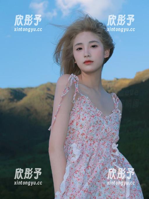 Xiuren秀人网 - 免费分享！雨儿酱eve独特棉袜图集，带你领略青春的甜蜜瞬间