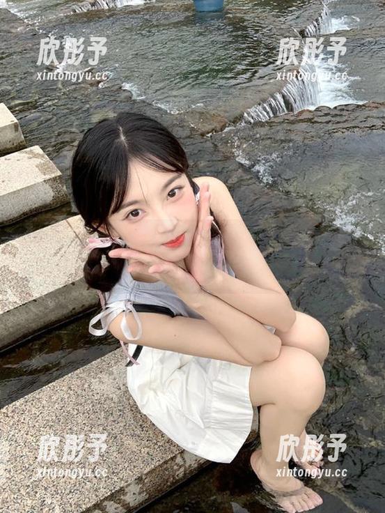 Xiuren秀人网 - 黄婧GIGI黑白图集福利上线，领略黑白世界的优雅之美