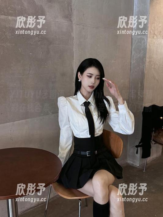 YITUYU艺图语 - proyhine长腿写真精彩在线合集，完美演绎身姿与艺术的交融！