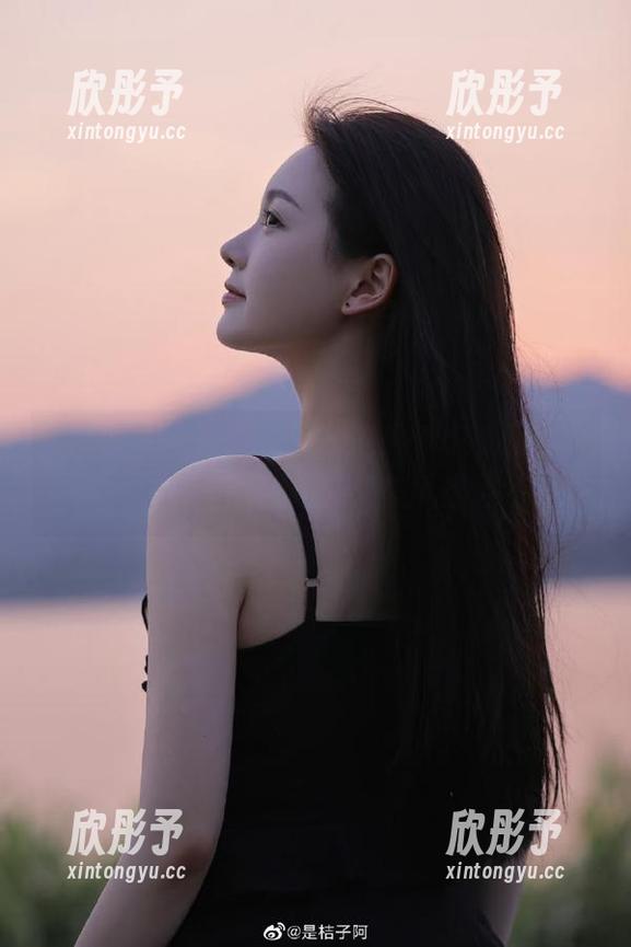 beautyleg - PinQ纯白写真集资源分享，捕捉瞬间的绝美风景