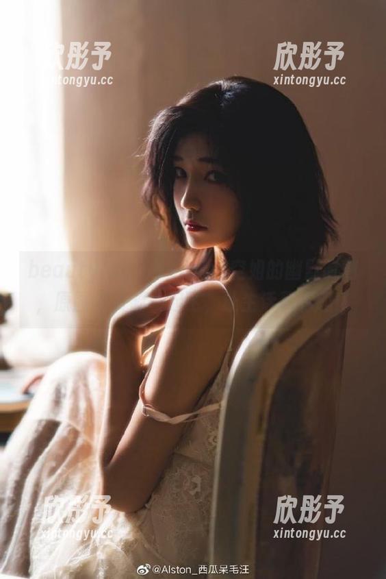 beautyleg - Yvonne空姐的幽默时刻，原图和资源一起飞，让生活更有趣！