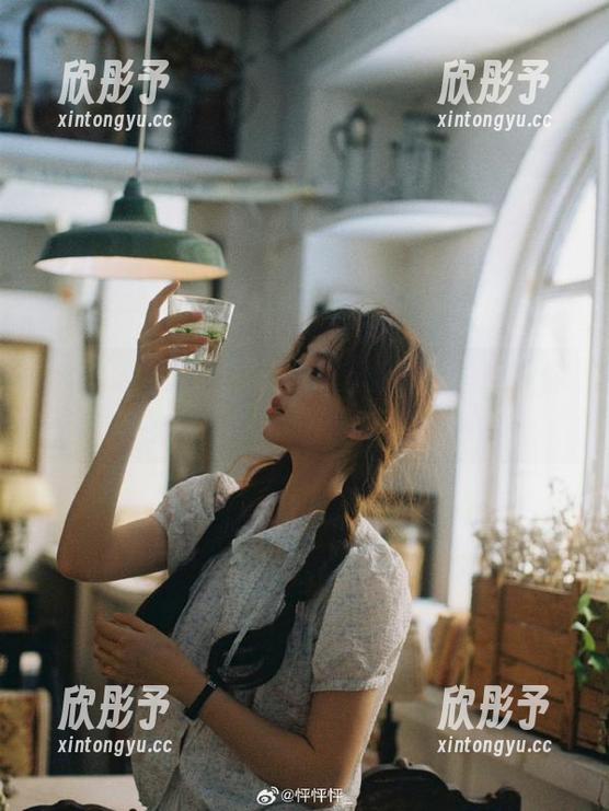pans - 安妮女友写真：原图与壁纸带你体验她的青春与活力