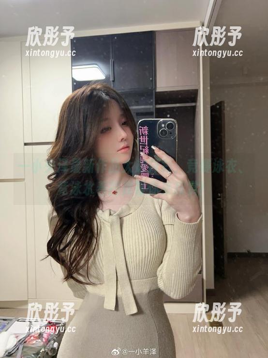 一小央泽最新作品大放异彩，竞赛泳衣、竞泳水着图库等你来欣赏！