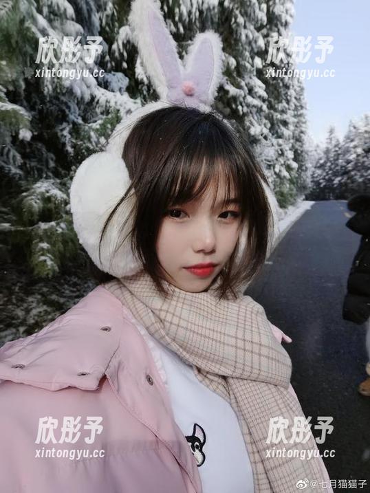 向你推荐免费七月喵子小僵尸写真合集，快来下载分享你的喜爱！