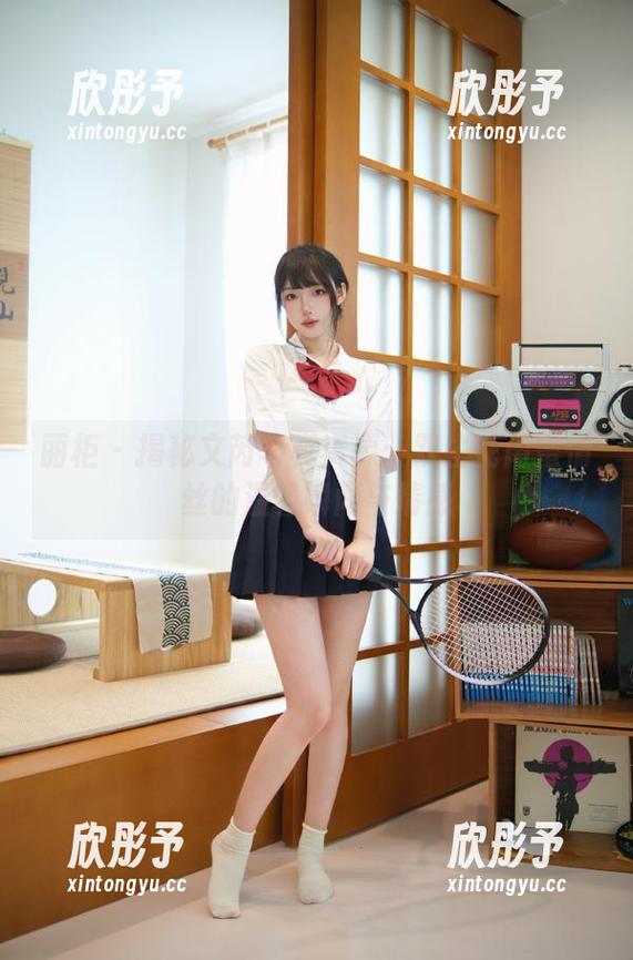 丽柜 - 揭秘文芮写真资源：双生花闺蜜情丝的温馨瞬间与情感