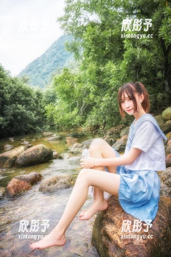 绽放个性与魅力，乔依丝吊带美图壁纸引领潮流新风尚