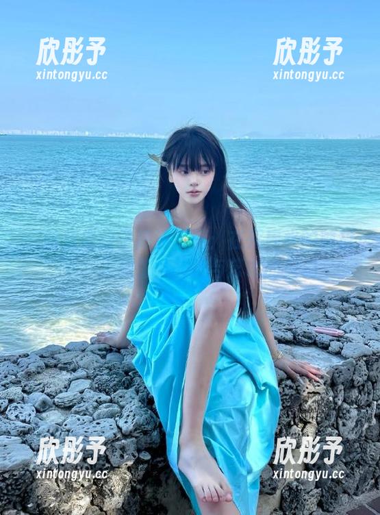 二阶堂宅绘子高清写真：在死库水的映衬下，发现生活的美与艺术的灵魂
