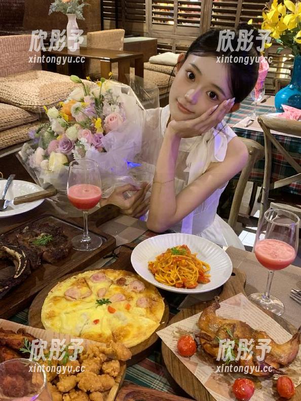 微密圈 - 周妍希写真集来袭：珍藏版青涩主治医生无水印资源等你下载！