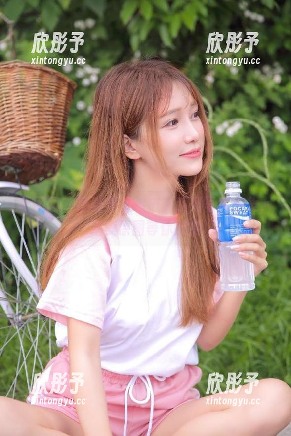嗲囡囡 - 感受周于希浴缸系列写真全集，绝美原图等你欣赏
