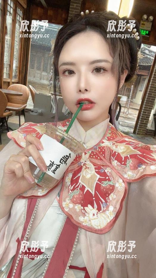 夏小秋秋秋的写真：无圣光下的推进之王的笑与泪