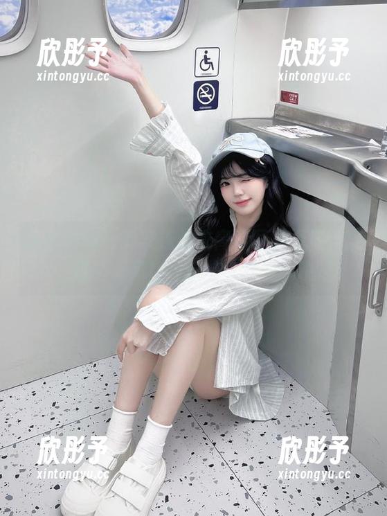 头条女神 - 乔安连体衣高清写真资源，展现个人风格与自信气场的秘诀