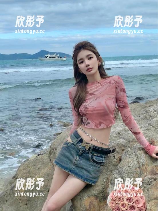 头条女神 - 草莓酱白裙风格写真全套欣赏，快来免费下载与众不同的美