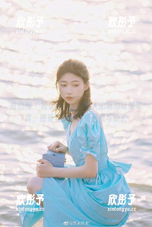 微密圈 - 婉柔yyyy与双人拍摄的唯美写真，感受其中的情感洒脱与亲密
