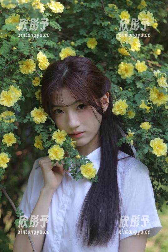 微密圈 - 不可思议的安妮yoo制服套图合集：带你走进她的奇幻世界，体验不同风格