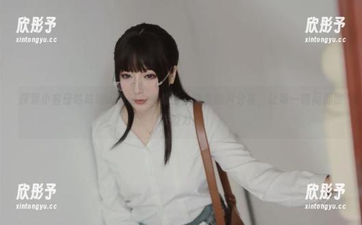 探索小容仔咕咕咕w的精灵女战士，独家图片分享，让每一瞬间都散发魔力！