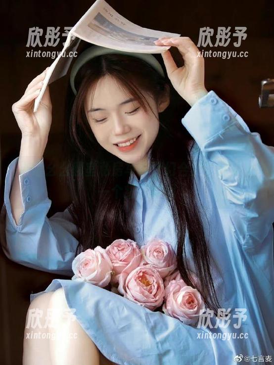 小瑶幺幺教室私房写真梦幻合集，探索每一个细腻瞬间